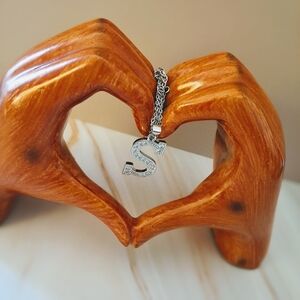 💥 Personalized "S" Initial Pendant Necklace – Elegant & Durable